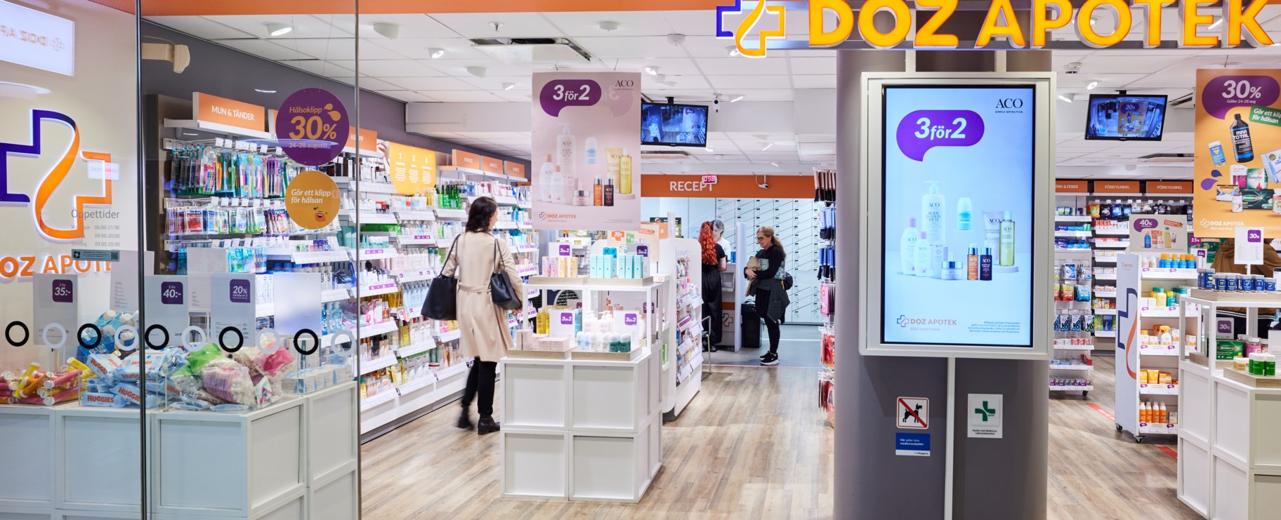 Bild på ingången till ett apotek