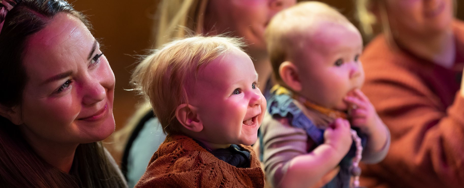 Bild på besökare på Junibacken