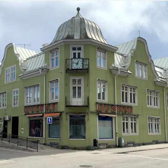 Hörnet på grönt sekelskifteshus