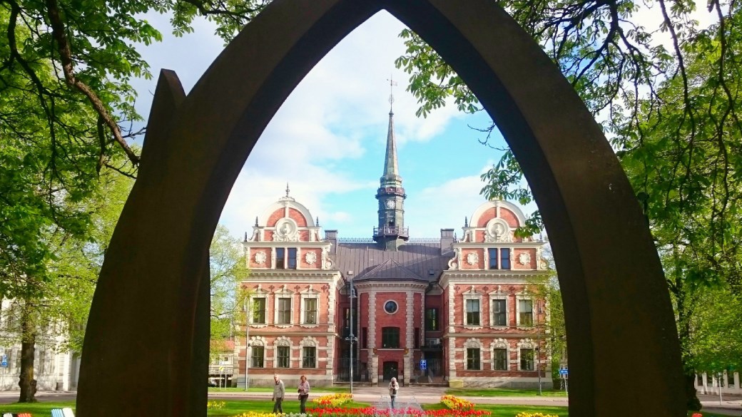 Vy över Söderhamns rådhus