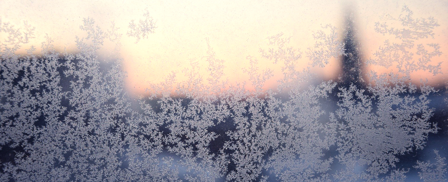 Fönsterruta med frost