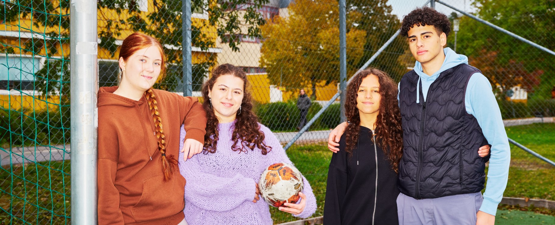 Ungdomar på fotbollsplan