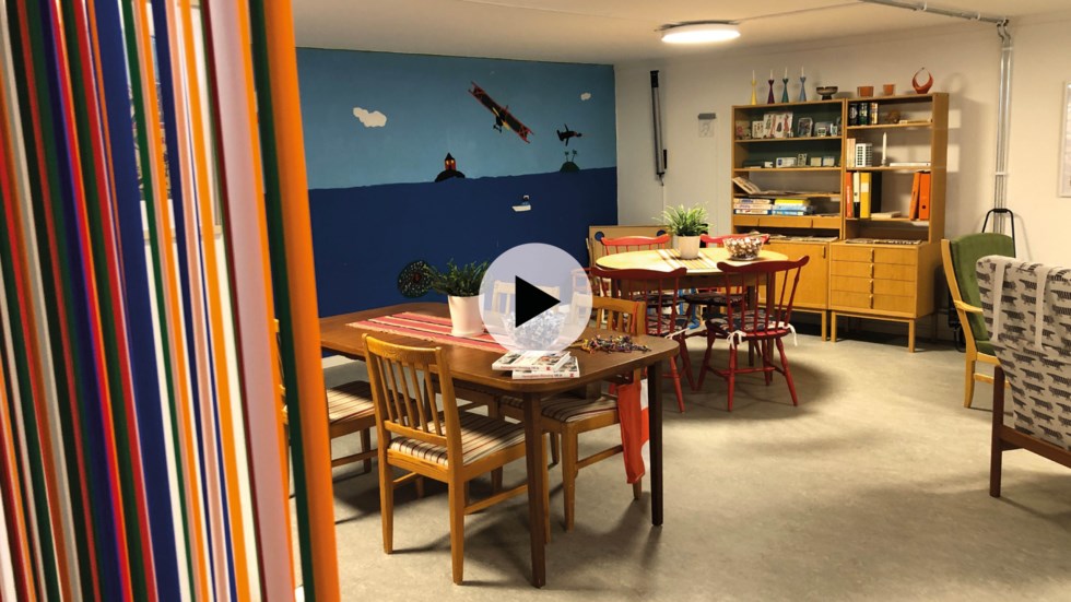 Foto från lokalen med en playsymbol på