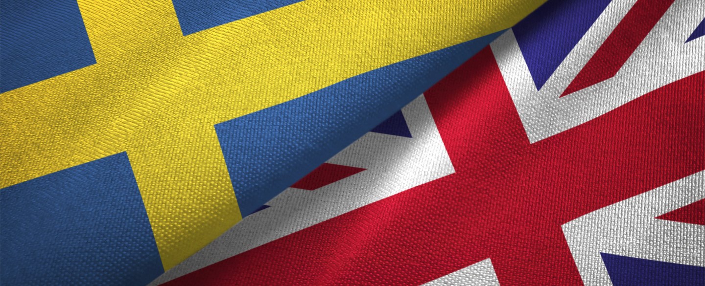 Svergies flagga och Storbritanniens unionsflagga